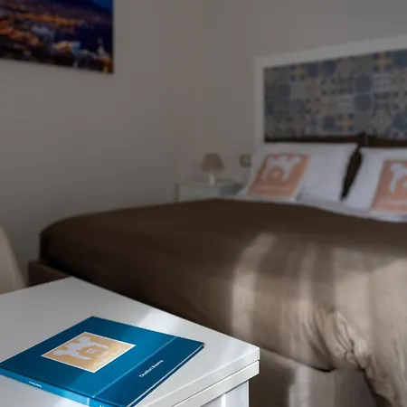 לינה וארוחת בוקר Tinellari נאפולי