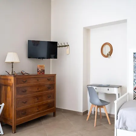 לינה וארוחת בוקר Tinellari