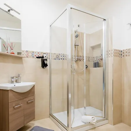 לינה וארוחת בוקר Tinellari