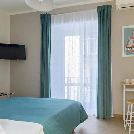 Tinellari Bed & Breakfast 4*